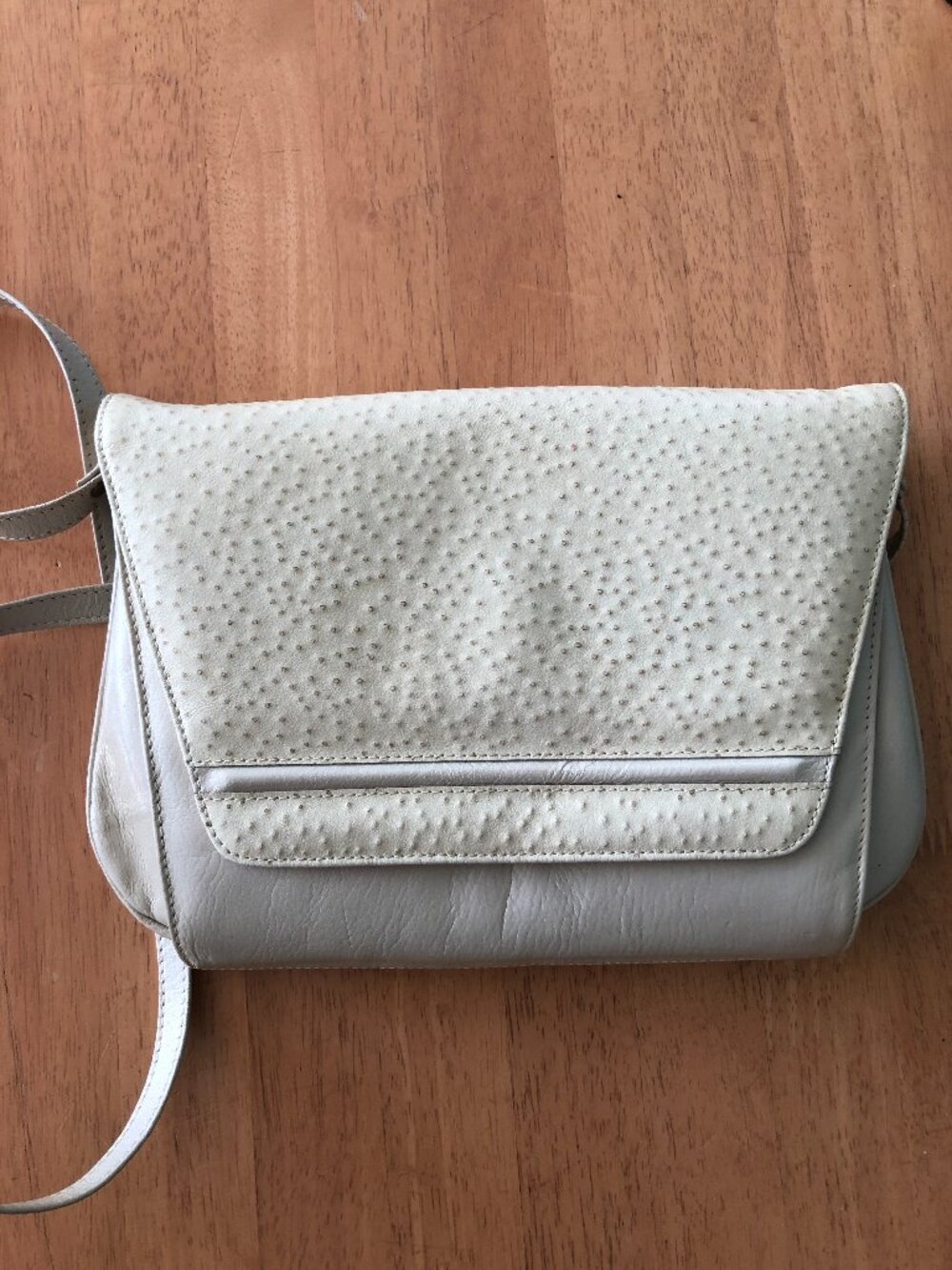 80's Pebbled Leather Ivory Purse
